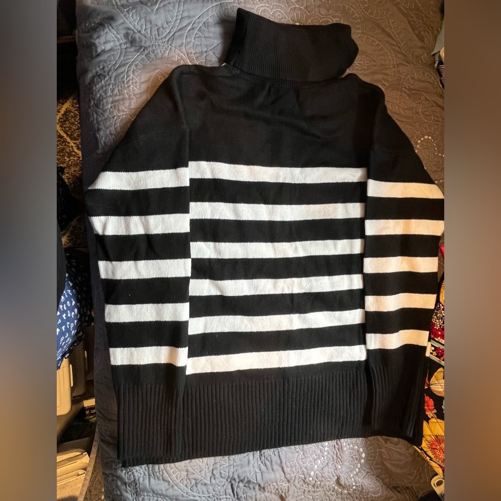 Banana republic black and white striped turtleneck sweater